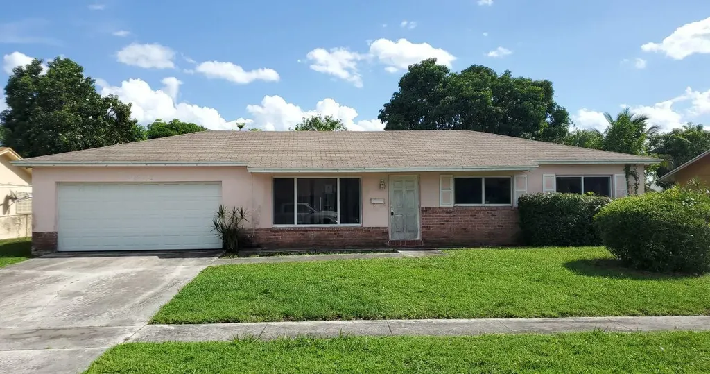 2942 Cortez Lane Delray Beach FL 33445