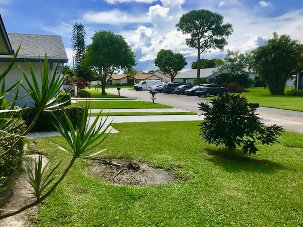 6111 Elsinore Circle Greenacres FL 33463