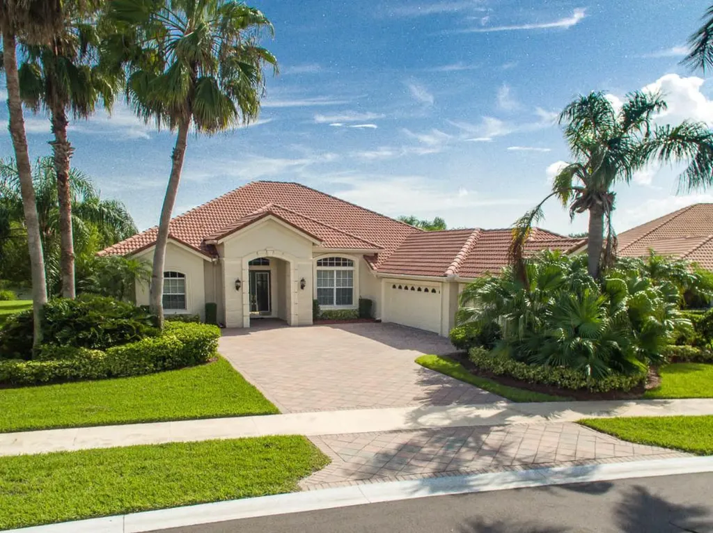 824 SW Marsh Harbor Bay Port St Lucie FL 34986