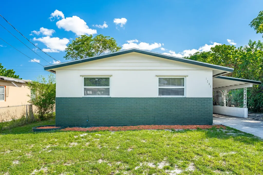 1281 W 35th Street Riviera Beach FL 33404