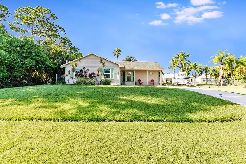 1246 SW Albenga Avenue Port St Lucie FL 34953