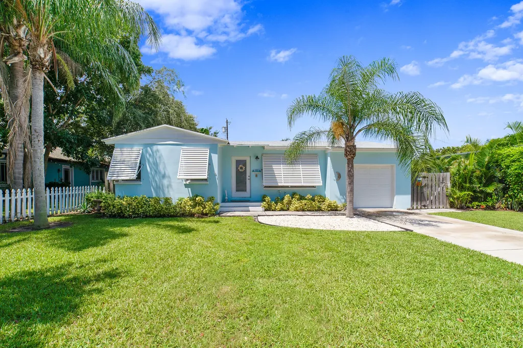 1411 N Palmway Lake Worth Beach FL 33460