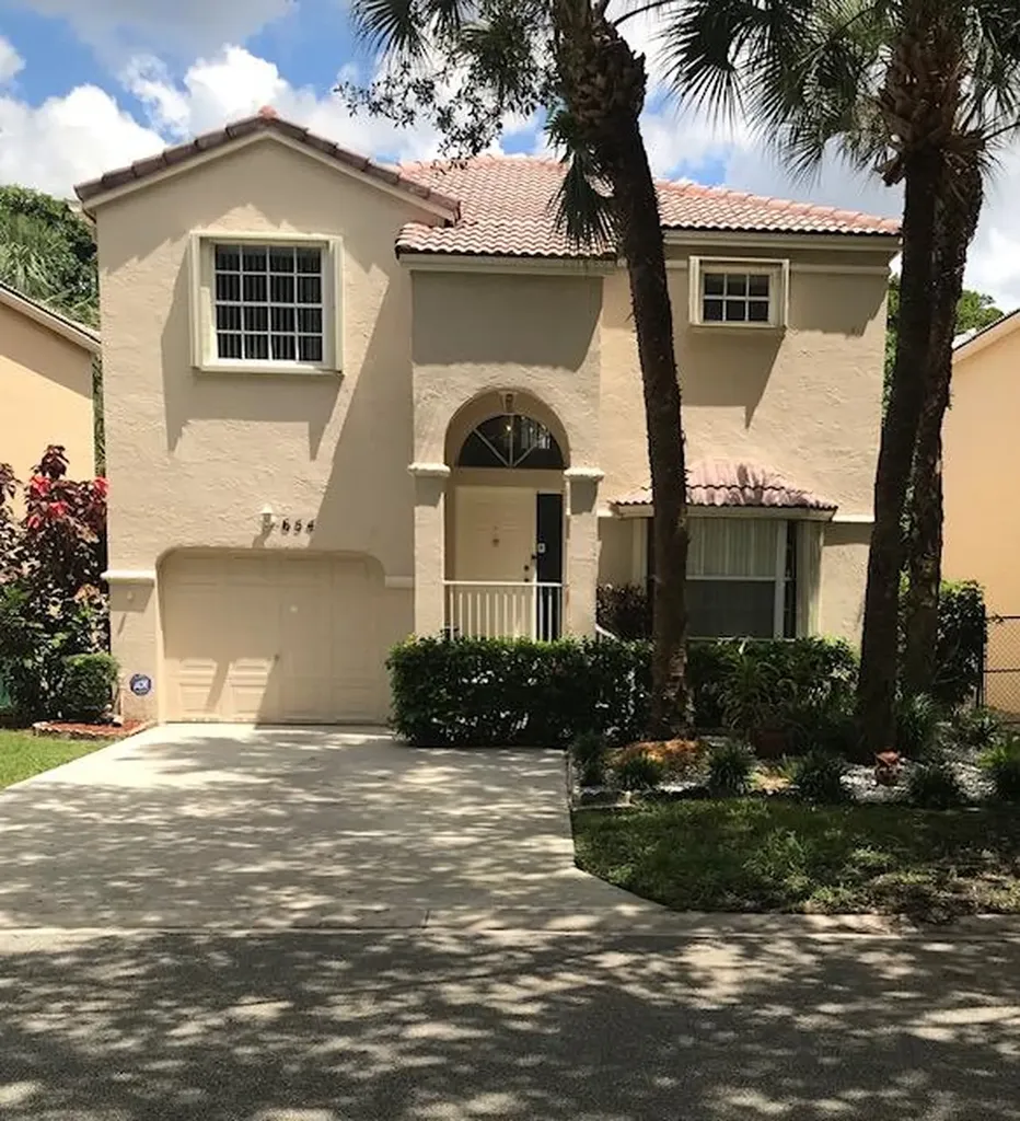 654 NW 88th Drive Coral Springs FL 33071