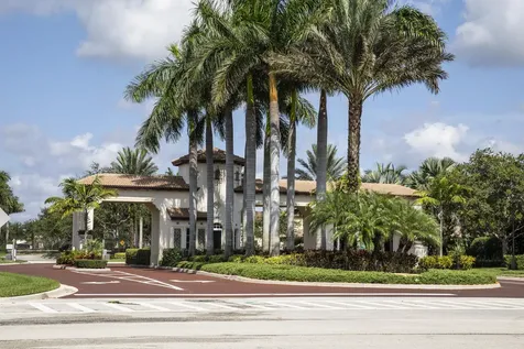 127 Manor Circle Jupiter FL 33458