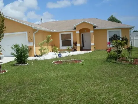 511 SE Crescent Avenue Port St Lucie FL 34984