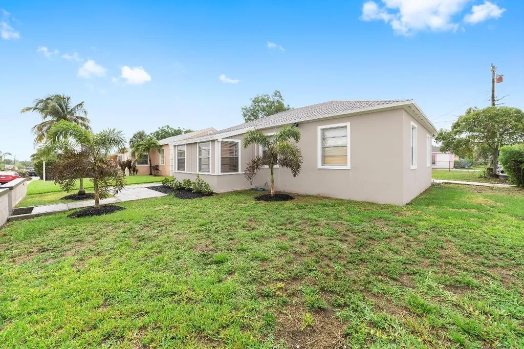 800 W 3rd Street Riviera Beach FL 33404