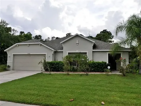 1752 SW Airoso Boulevard Port St Lucie FL 34984