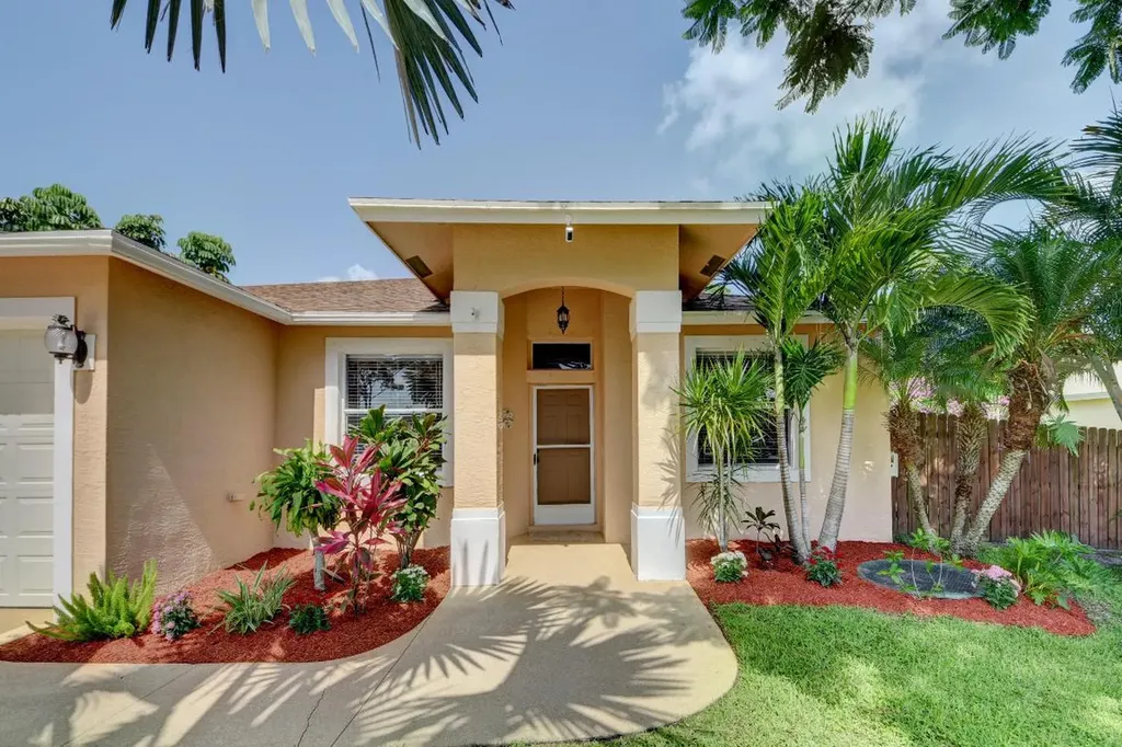 348 NW Hogan Street Port St Lucie FL 34983