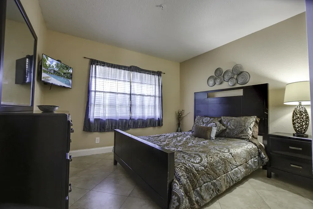 705-711 Linton Boulevard Delray Beach FL 33444