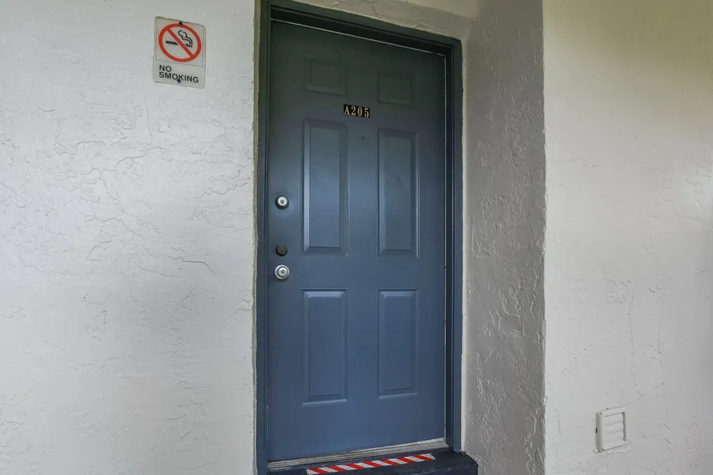 705-711 Linton Boulevard Delray Beach FL 33444