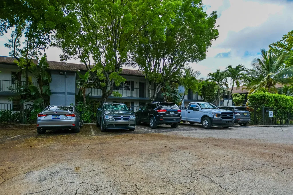 705-711 Linton Boulevard Delray Beach FL 33444