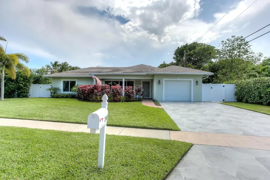 398 NE 23rd Street Boca Raton FL 33431