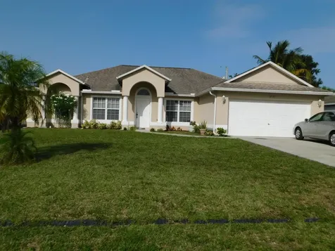 1237 SE Naples Lane Port St Lucie FL 34983