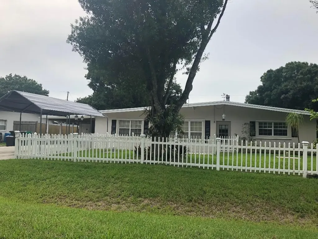 6802 Pandora Avenue Fort Pierce FL 34951