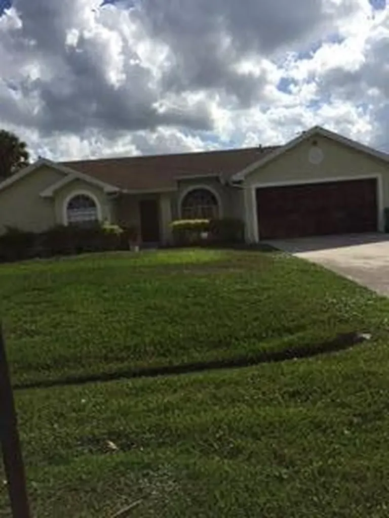 1026 SW Dartmouth Avenue Port St Lucie FL 34953