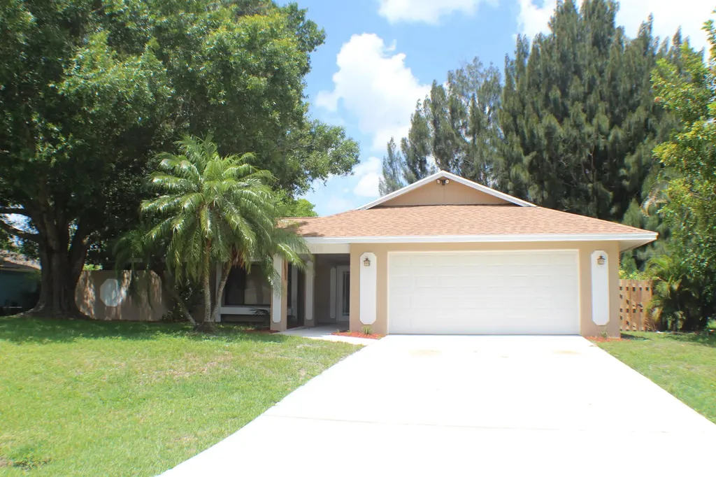610 SE Forgal Street Port St Lucie FL 34983
