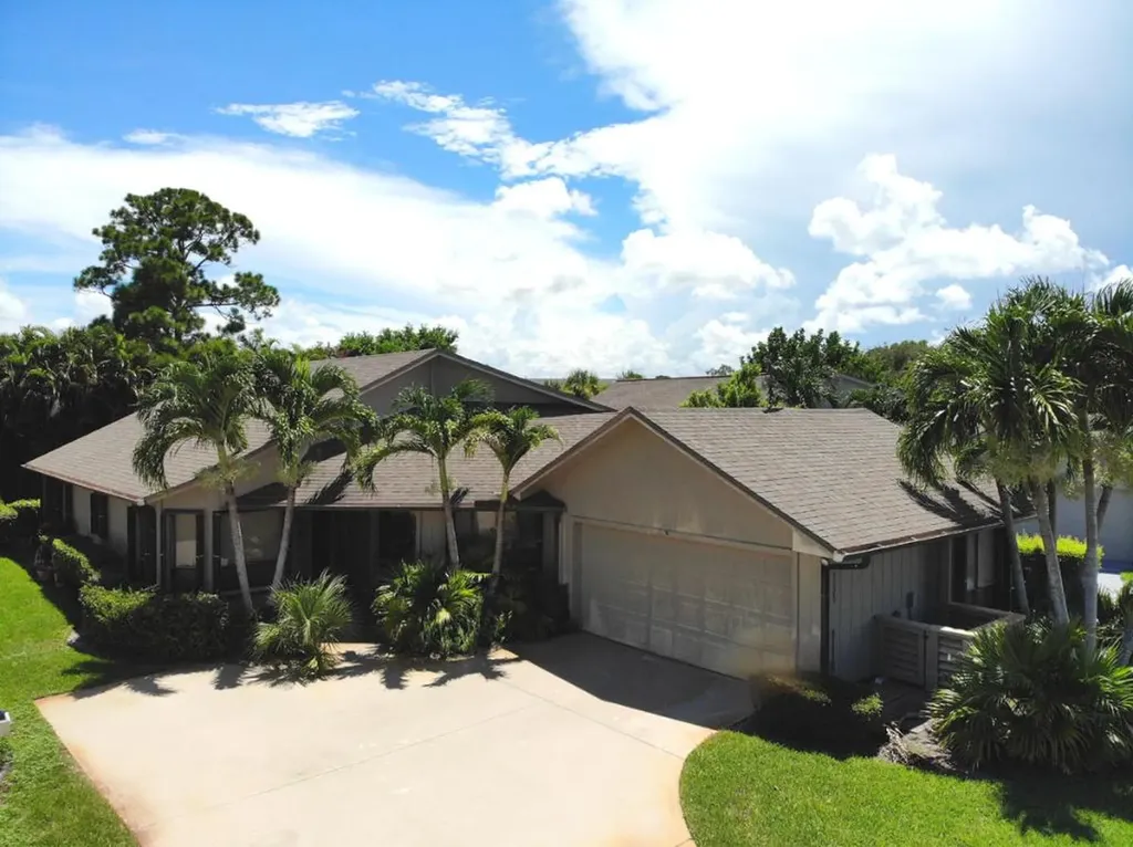 6220 SE Ames Way Hobe Sound FL 33455