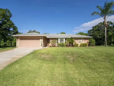 425 28th Court SW Vero Beach FL 32968