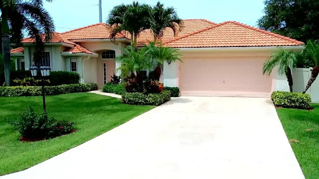 2201 SW Monterrey Lane Port St Lucie FL 34953