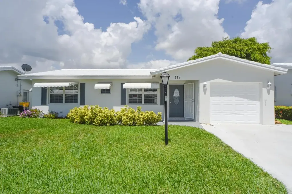 119 SW 8th Court Boynton Beach FL 33426
