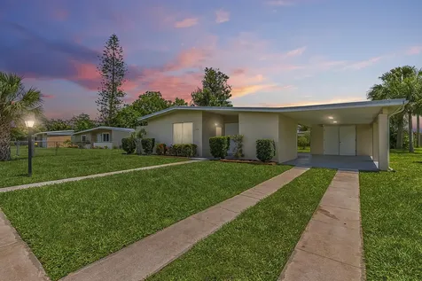 180 SE Bonita Court Port St Lucie FL 34983