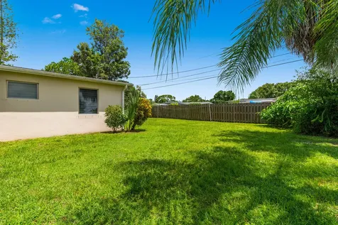 180 SE Bonita Court Port St Lucie FL 34983