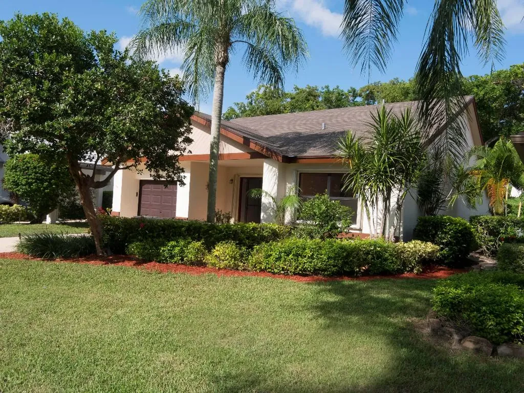 4816 Boxwood Circle Boynton Beach FL 33436