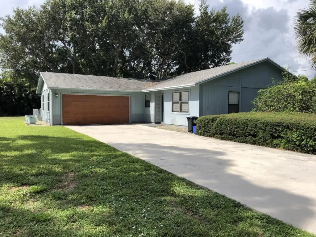 8162 SE Helen Terrace Hobe Sound FL 33455
