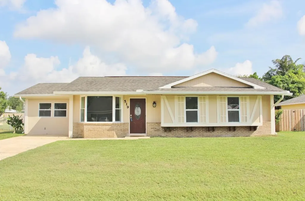 519 SE Crosspoint Drive Port St Lucie FL 34983
