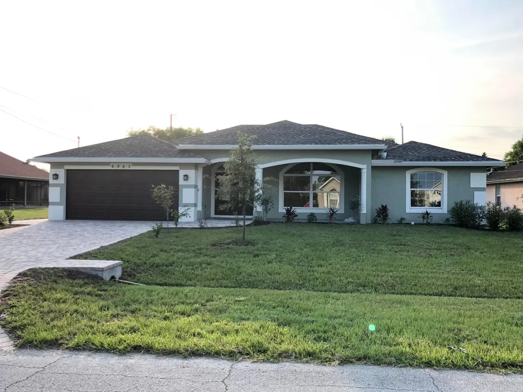 6963 NW Hershy Circle Port St Lucie FL 34983
