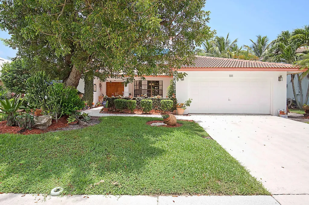 5251 Deerhurst Crescent Circle Boca Raton FL 33486