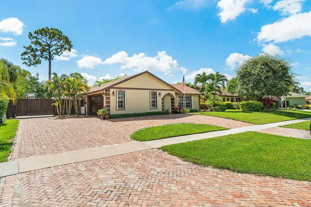 13714 Exotica Lane Wellington FL 33414