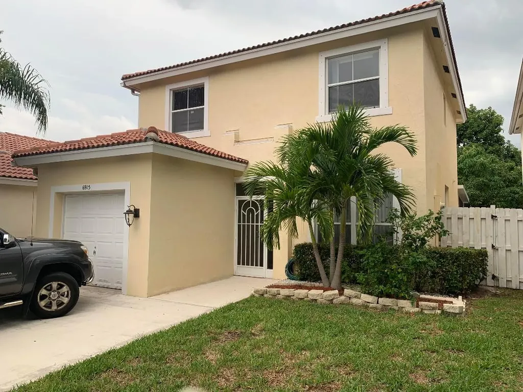 6915 Desert Inn Terrace Lake Worth FL 33463