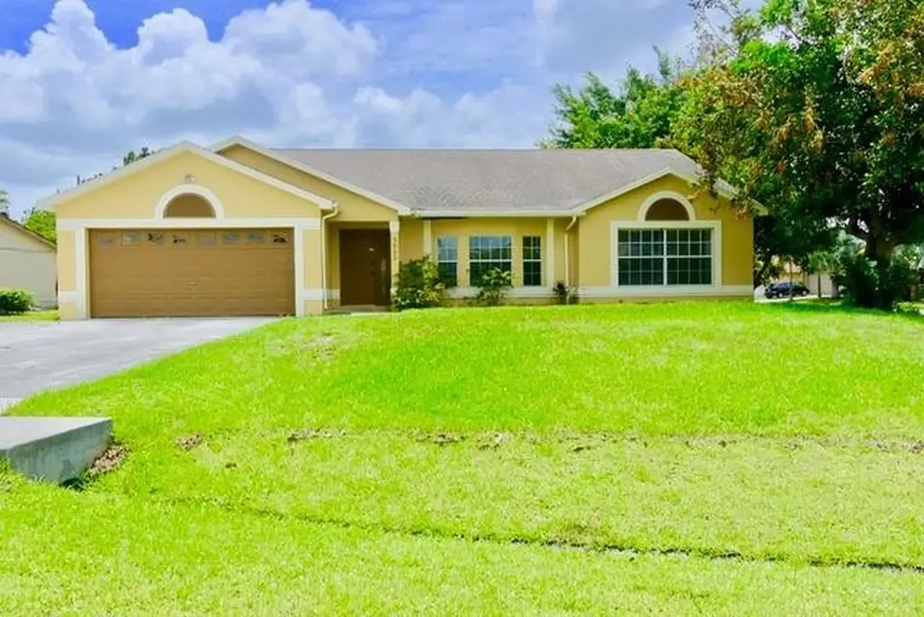 3902 SW Mccrory Street Port St Lucie FL 34953