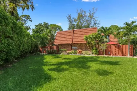 1515 Augusta Circle Delray Beach FL 33445