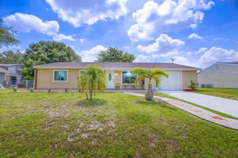 312 SW Kentwood Road Port St Lucie FL 34953