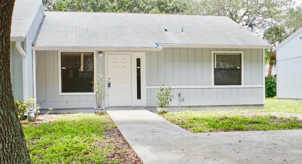 3839 Woodridge Terrace Palm Springs FL 33461
