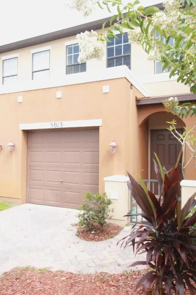 5013 NW Coventry Circle Port St Lucie FL 34986