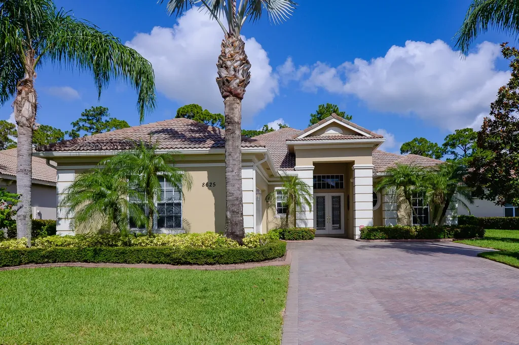 8625 Tompson Point Road Port St Lucie FL 34986