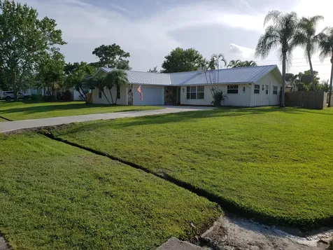 1602 SE Mistletoe Street Port St Lucie FL 34983