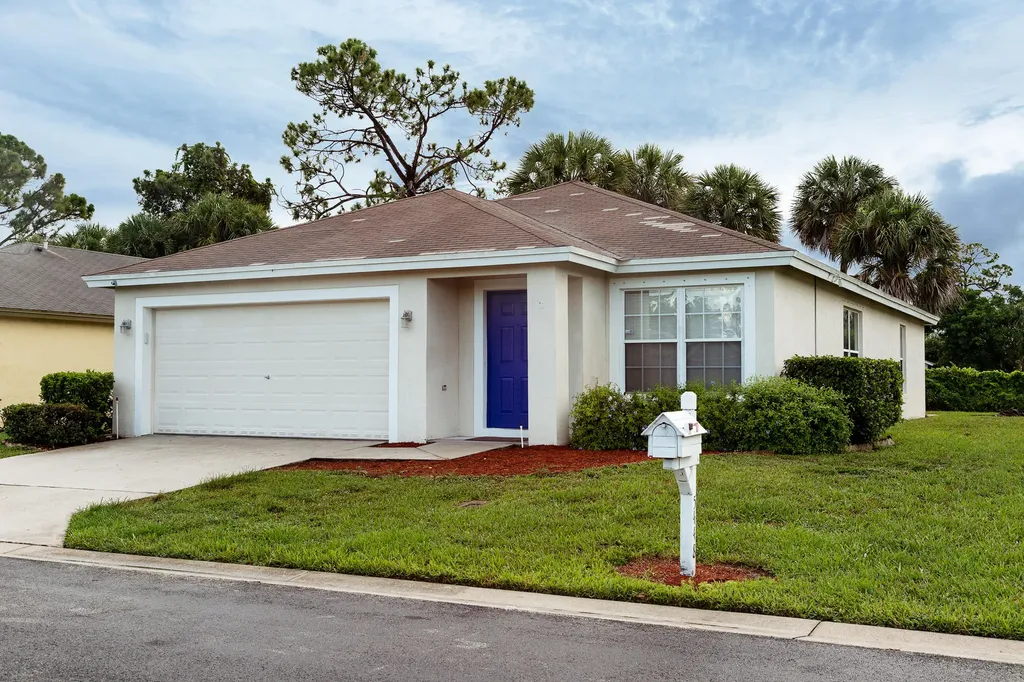5448 Club Circle Haverhill FL 33415