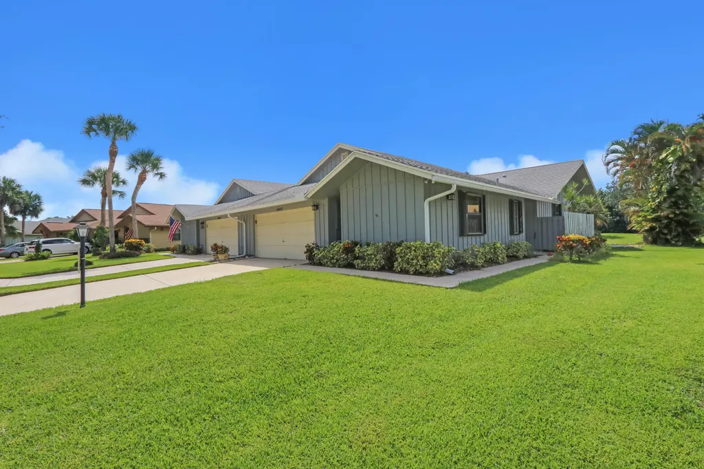 12837 SE Pinehurst Court Hobe Sound FL 33455
