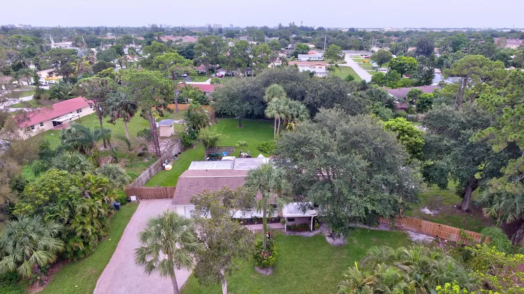 792 Palo Verde Court Haverhill FL 33415