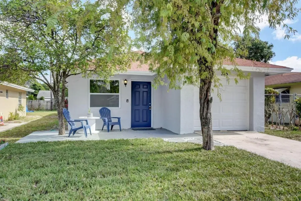 325 SW 4th Avenue Delray Beach FL 33444