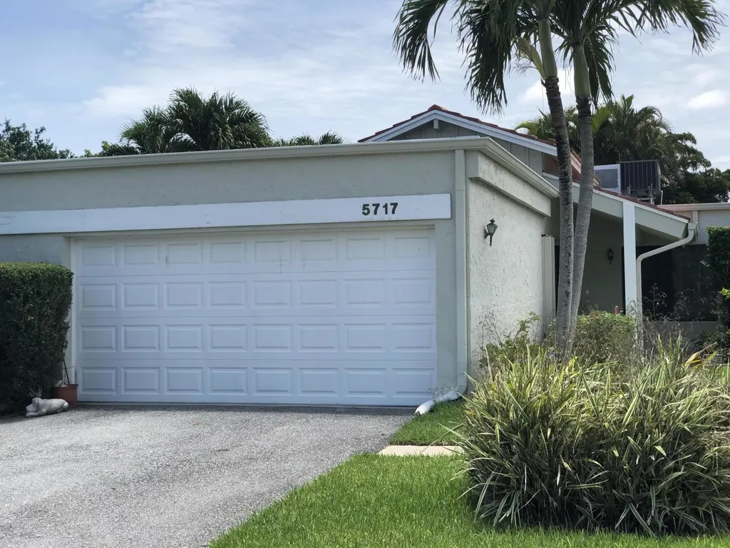5717 Ainsley Court Boynton Beach FL 33437