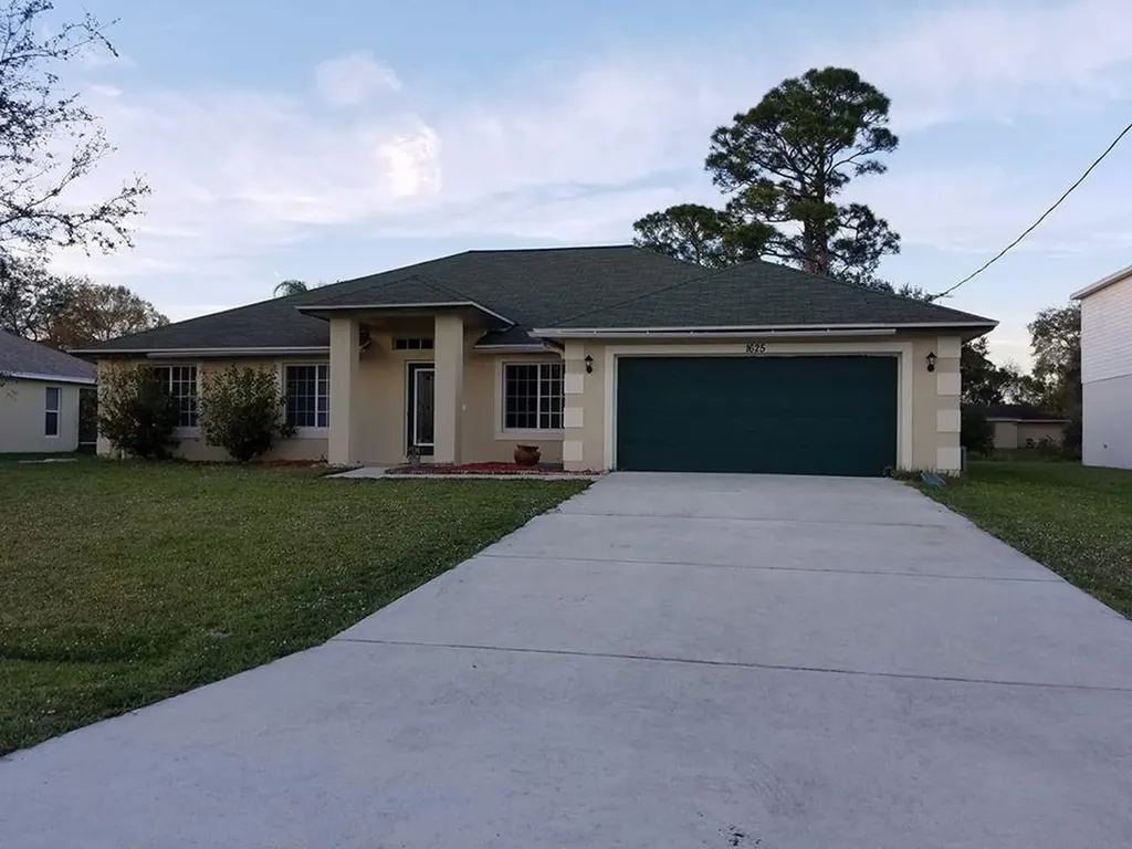 1625 SW Carillo Avenue Port St Lucie FL 34953