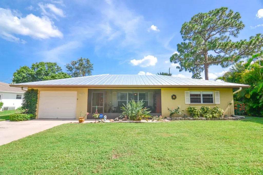 610 Coconut Avenue N Port St Lucie FL 34952