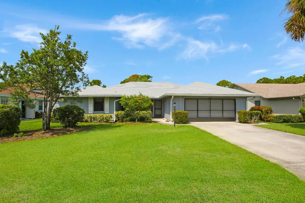 7934 SE Lexington Avenue Hobe Sound FL 33455