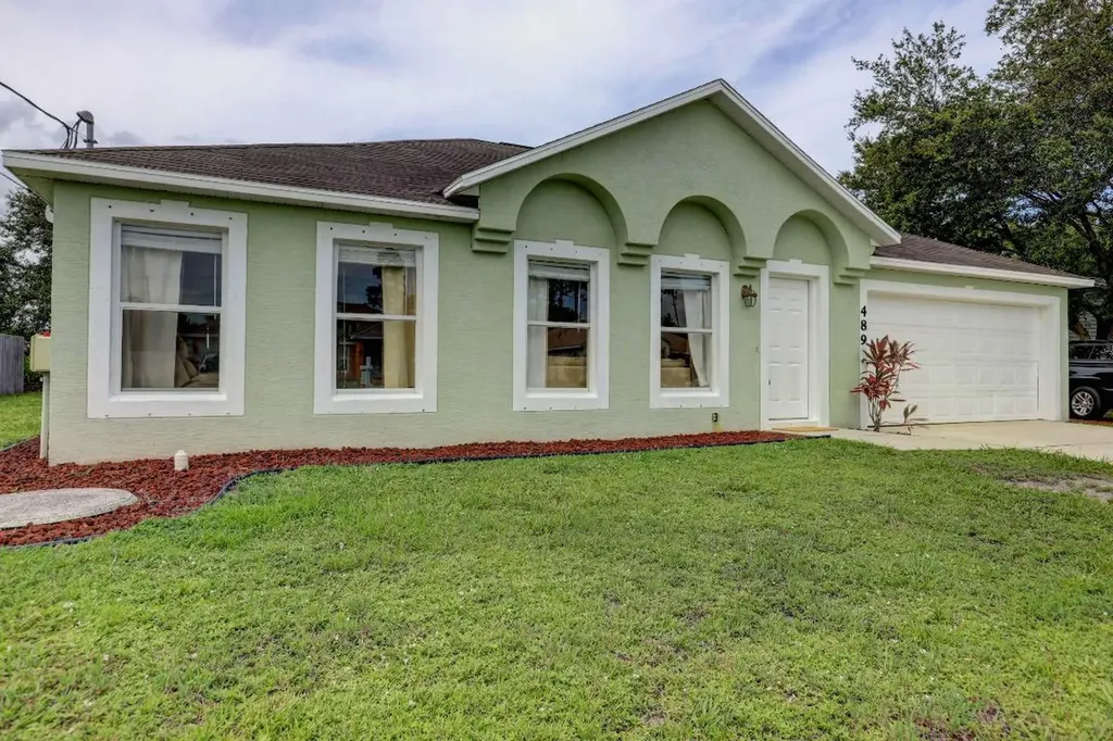 489 SW Todd Avenue Port St Lucie FL 34983