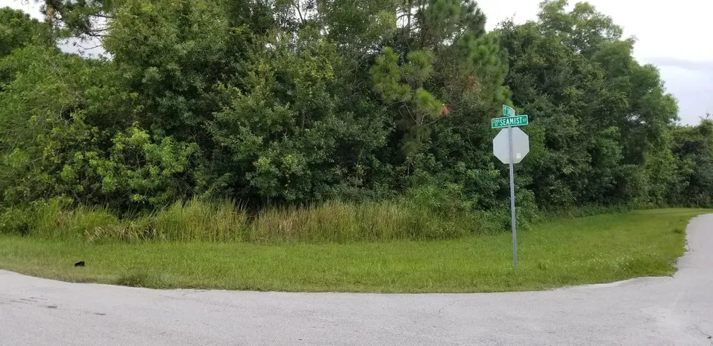 2242 SE Seamist Street Port St Lucie FL 34952